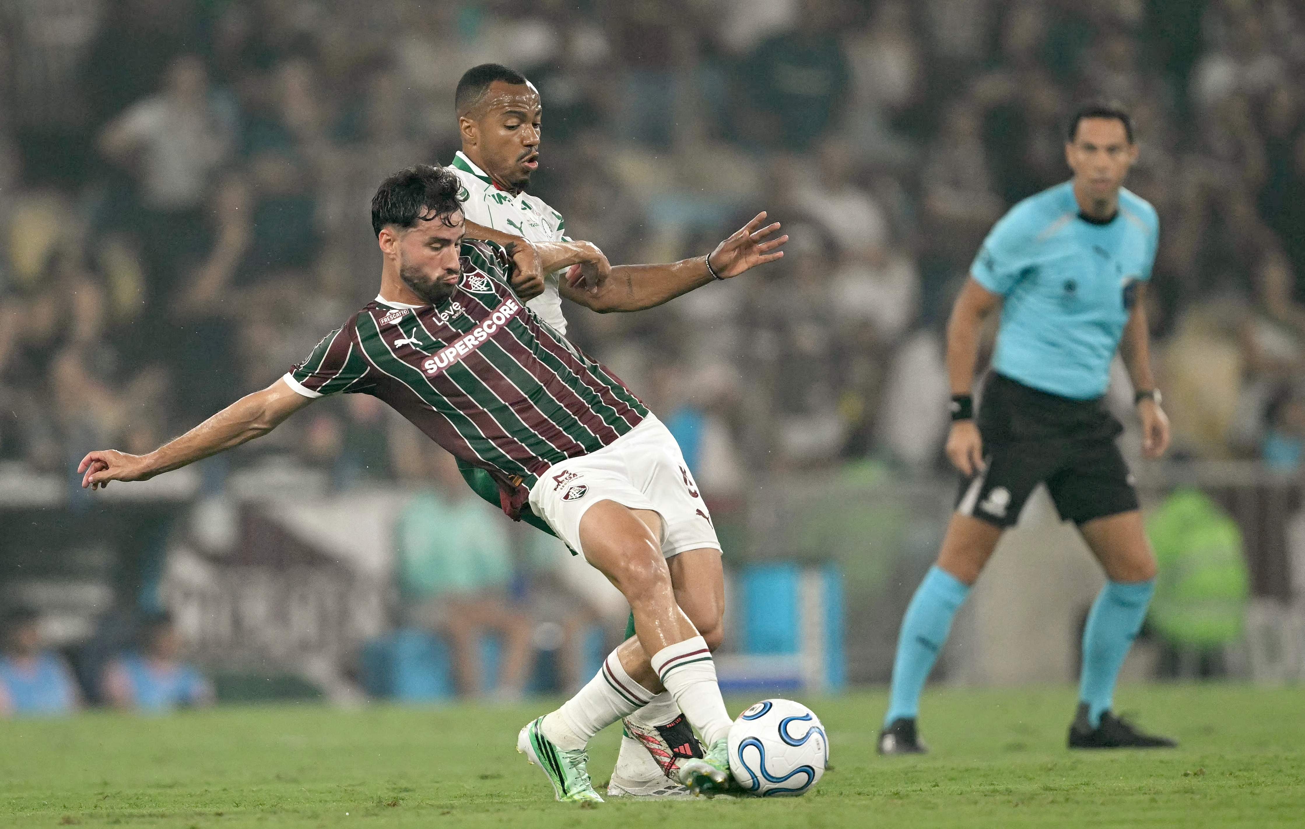 Martinelli sofre torção no joelho esquerdo e Fluminense não estipula prazo para retorno