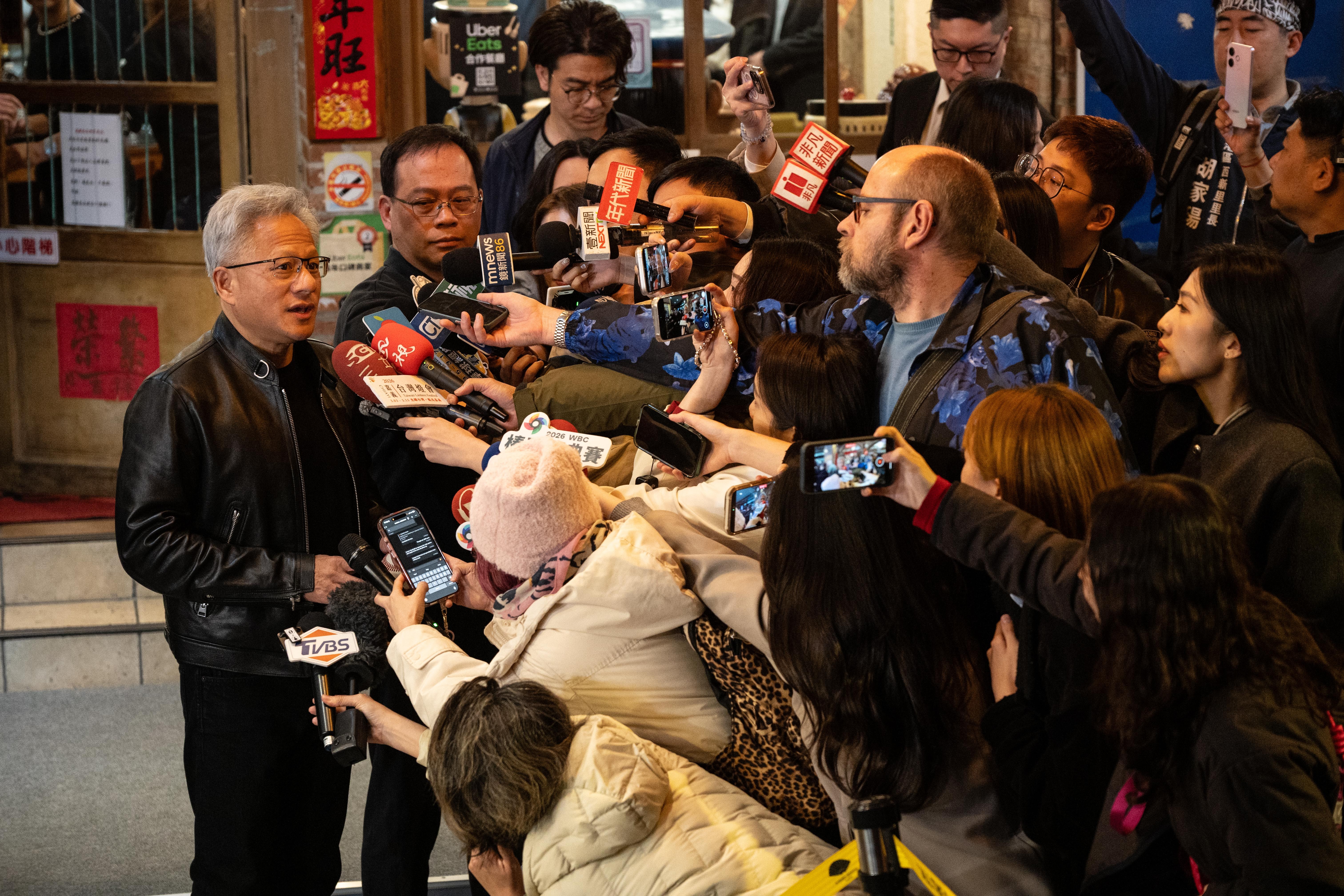 Investimento da Nvidia na OpenAI está ‘longe’ de US$ 100 bilhões, diz CEO da gigante de chips