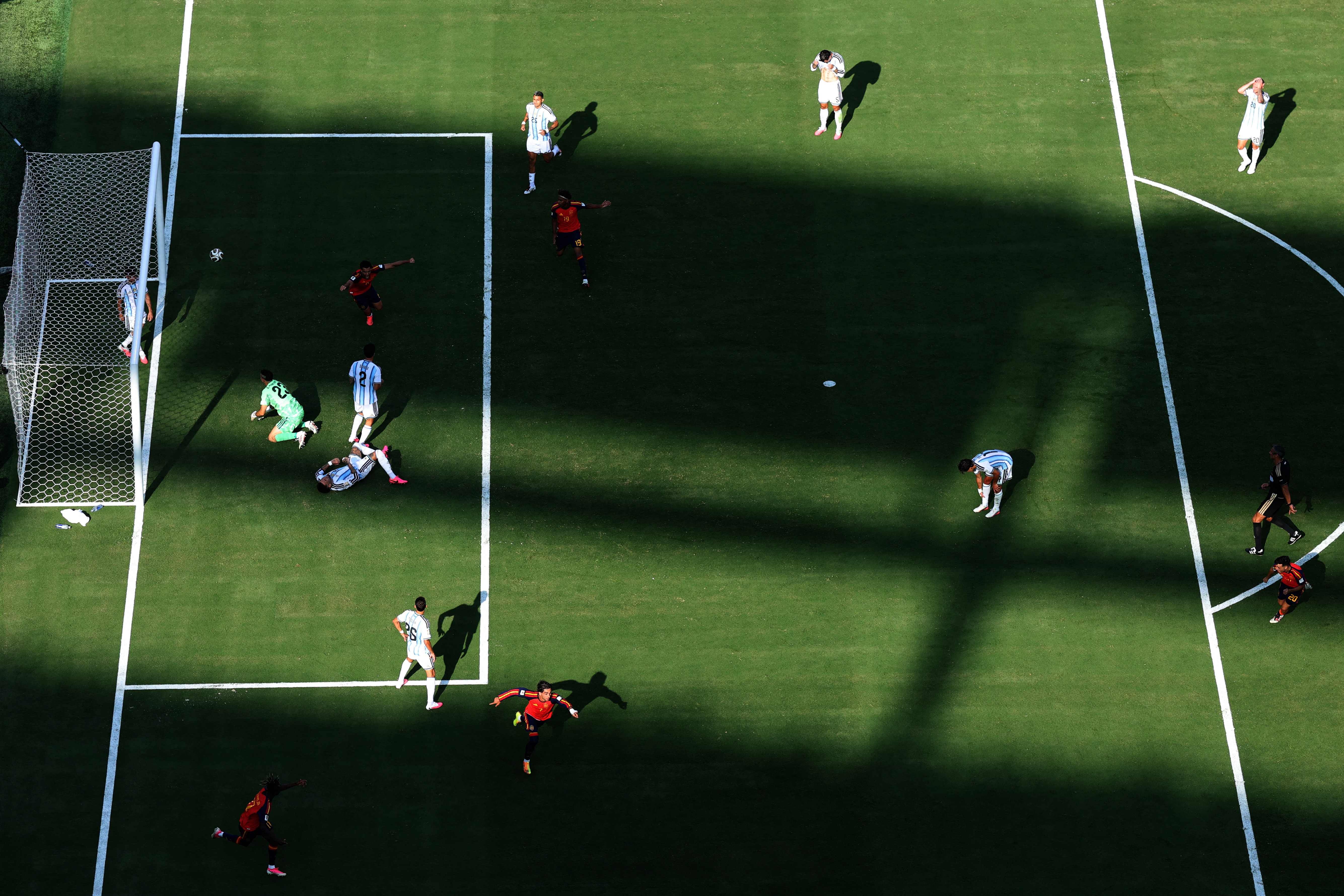 veja os detalhes do gol que deu o título da Copa à Espanha