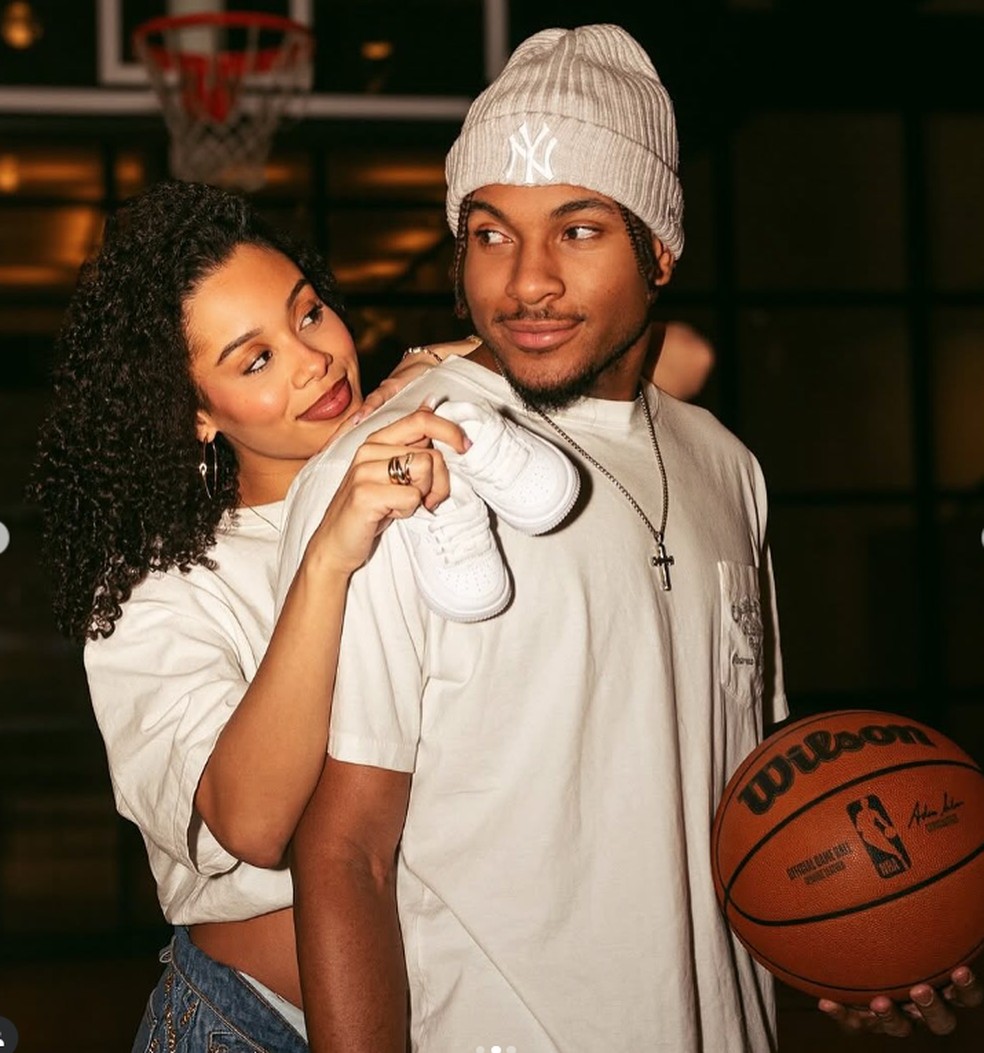 Jogador dos Knicks e influenciadora carioca anunciam nascimento da primeira filha — Foto: Reprodução Instagram