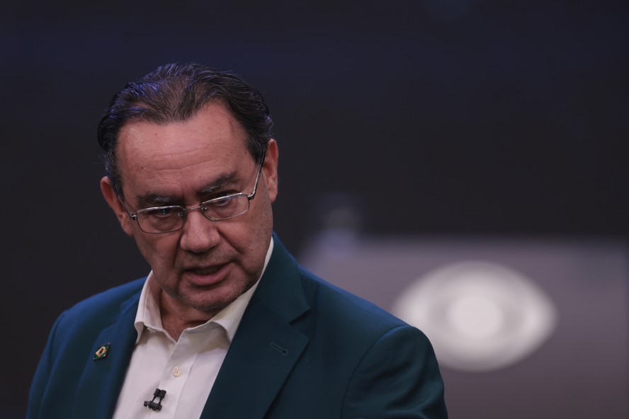 A política virou um manicômio', diz Augusto Cury após estreia em debates