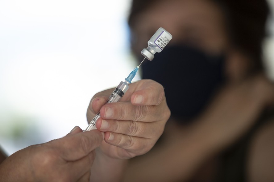 Veja novas recomendações da OMS sobre vacinas contra a Covid-19