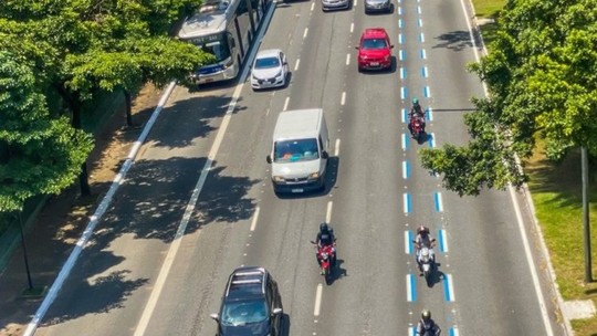 Rio planeja criar corredores específicos de motos para reduzir acidentes de trânsito na cidade