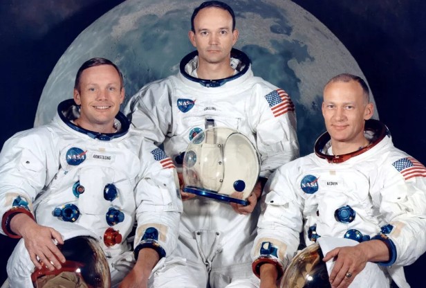 O que os astronautas fizeram depois de voltar da primeira viagem à Lua?