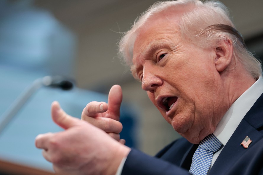 Trump anuncia acordo com Irã e fim de bloqueio naval