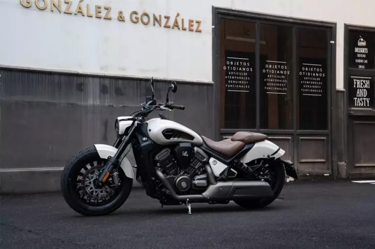 Marca chinesa de motos de luxo chega ao Brasil com motor V4, câmbio automático e suspensão pneumática - QTU Questões do Universo