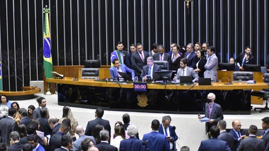 'E agora, Brasil?': órgão fiscalizador é ponto em aberto no PL das Fake News; campanha das 'big techs' distorce debate
