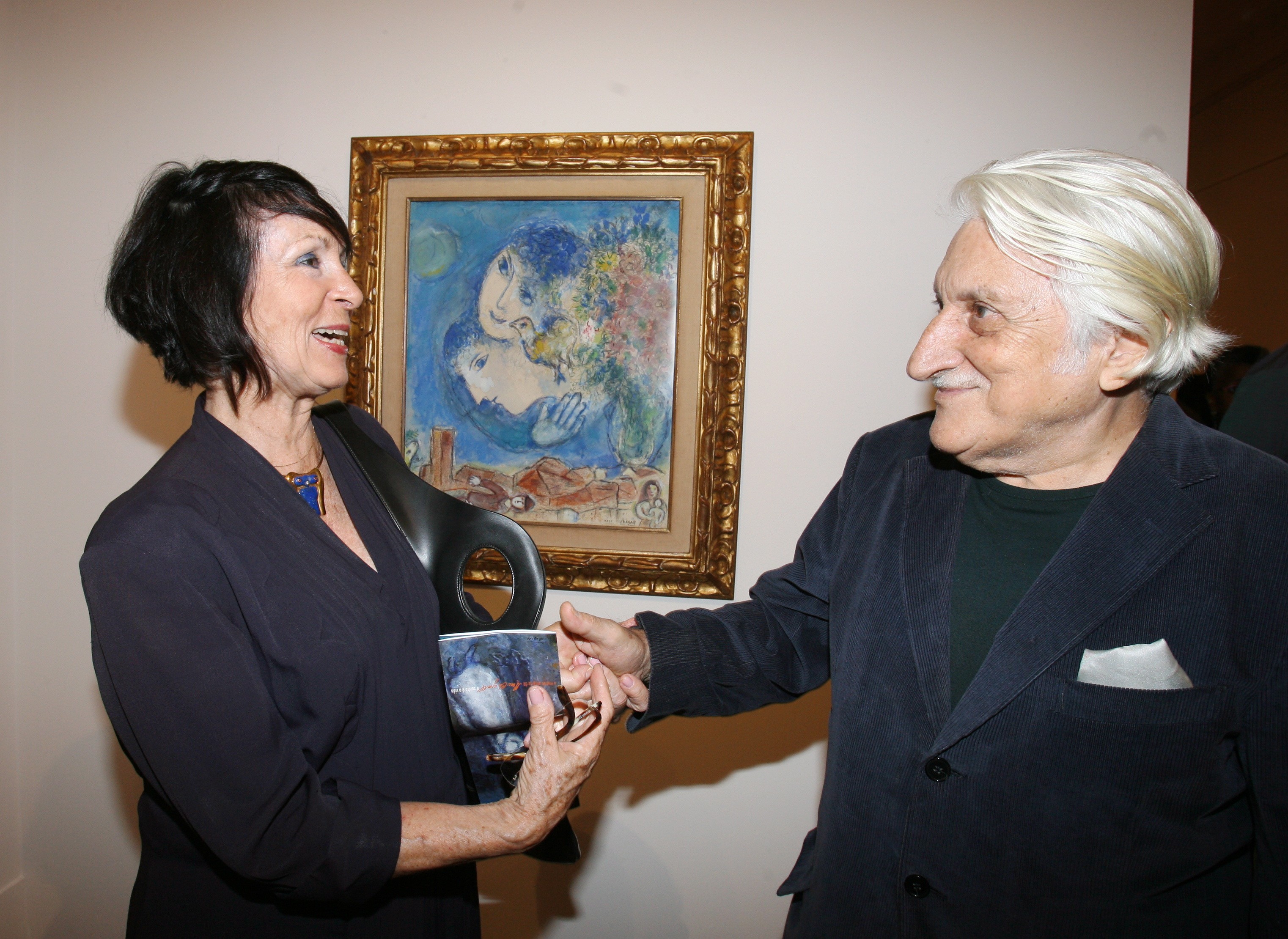 Geneviève Boghici, viúva do marchand Jean Boghici, é cobrada por dever condomínio