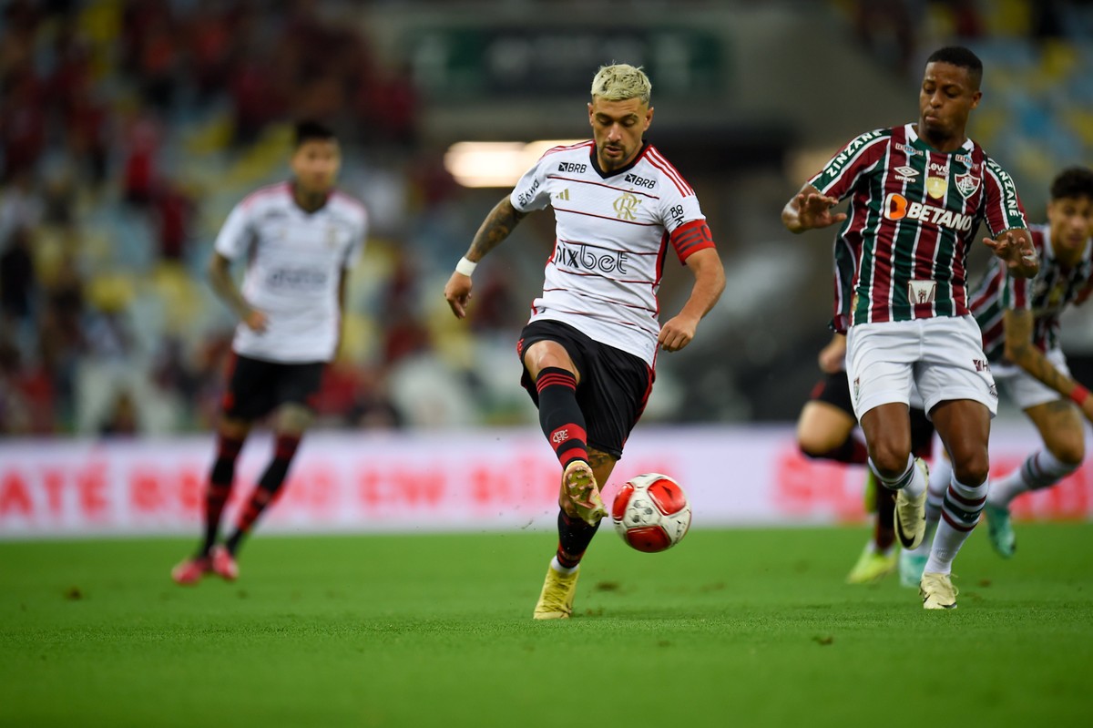 Flamengo domina o Fluminense e larga na frente na semifinal do ...