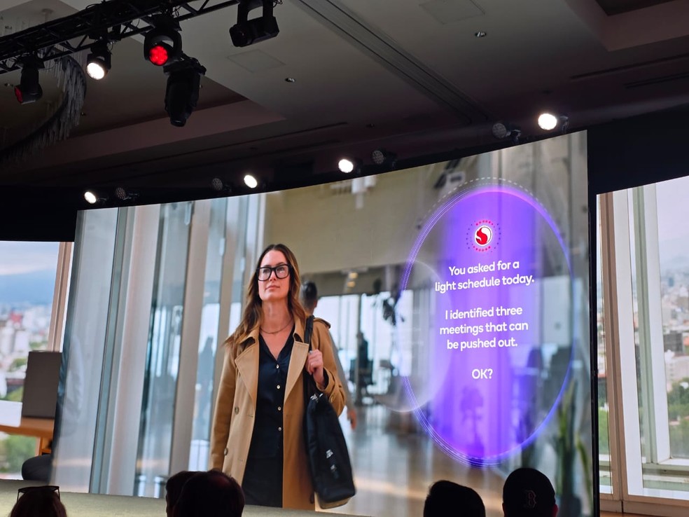Novos smartphones vão contar com uma IA mais pessoal, capaz de sugerir ações proativas. Solução foi apresentada pela Qualcom em evento nos EUA — Foto: Bruno Rosa