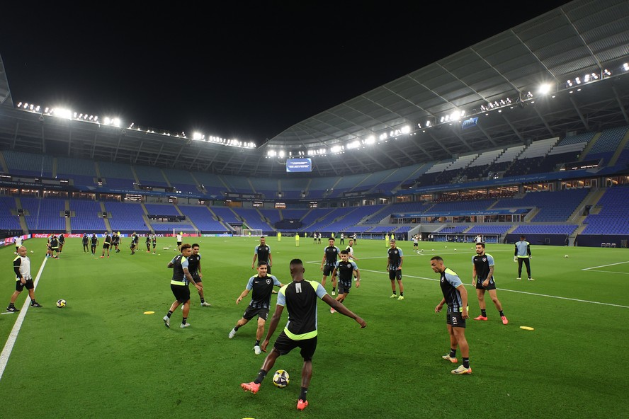 Treino do Botafogo no Est&aacute;dio 974, em Doha, Catar