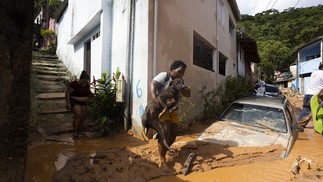 Barra do Sahy, em São Sebastião (SP), foi uma das regiões mais afetadas pelas chuvas — Foto: Maria Isabel Oliveira / Agência O Globo