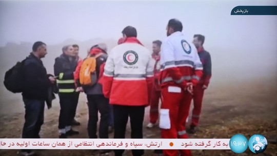 Equipes de resgate conseguem determinar localização da queda do helicóptero que transportava o presidente do Irã