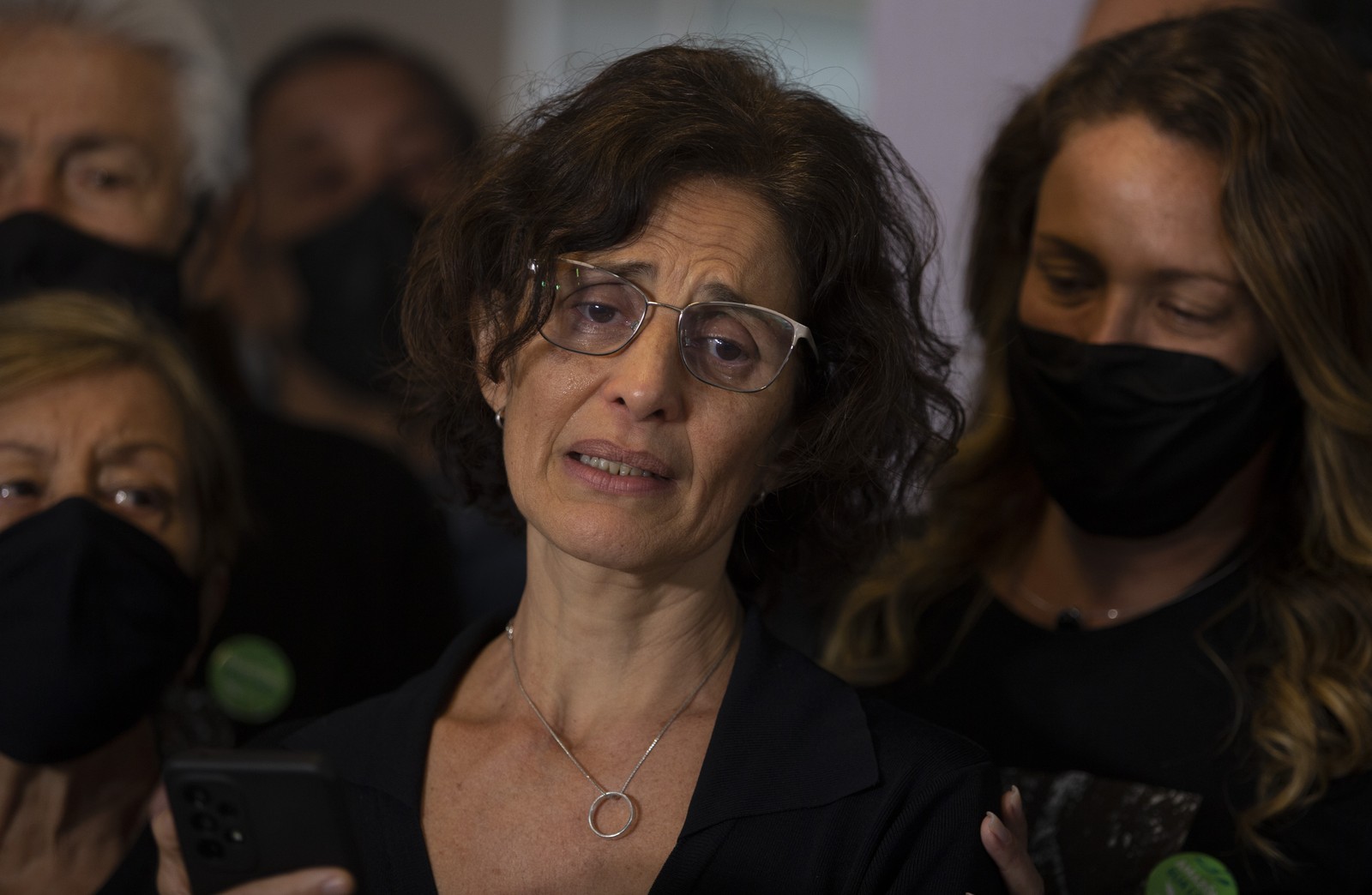 'Jornalistas e defensores do meio ambiente seguem em risco', diz esposa de Dom Philips em velório — Foto: Marcia Foletto / Agência O Globo