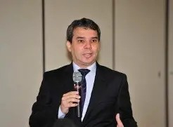 Governo muda tom sobre redu&ccedil;&atilde;o da maioridade penal e tenta novo f&ocirc;lego &agrave; PEC da Seguran&ccedil;a por ativo eleitoral a Lula