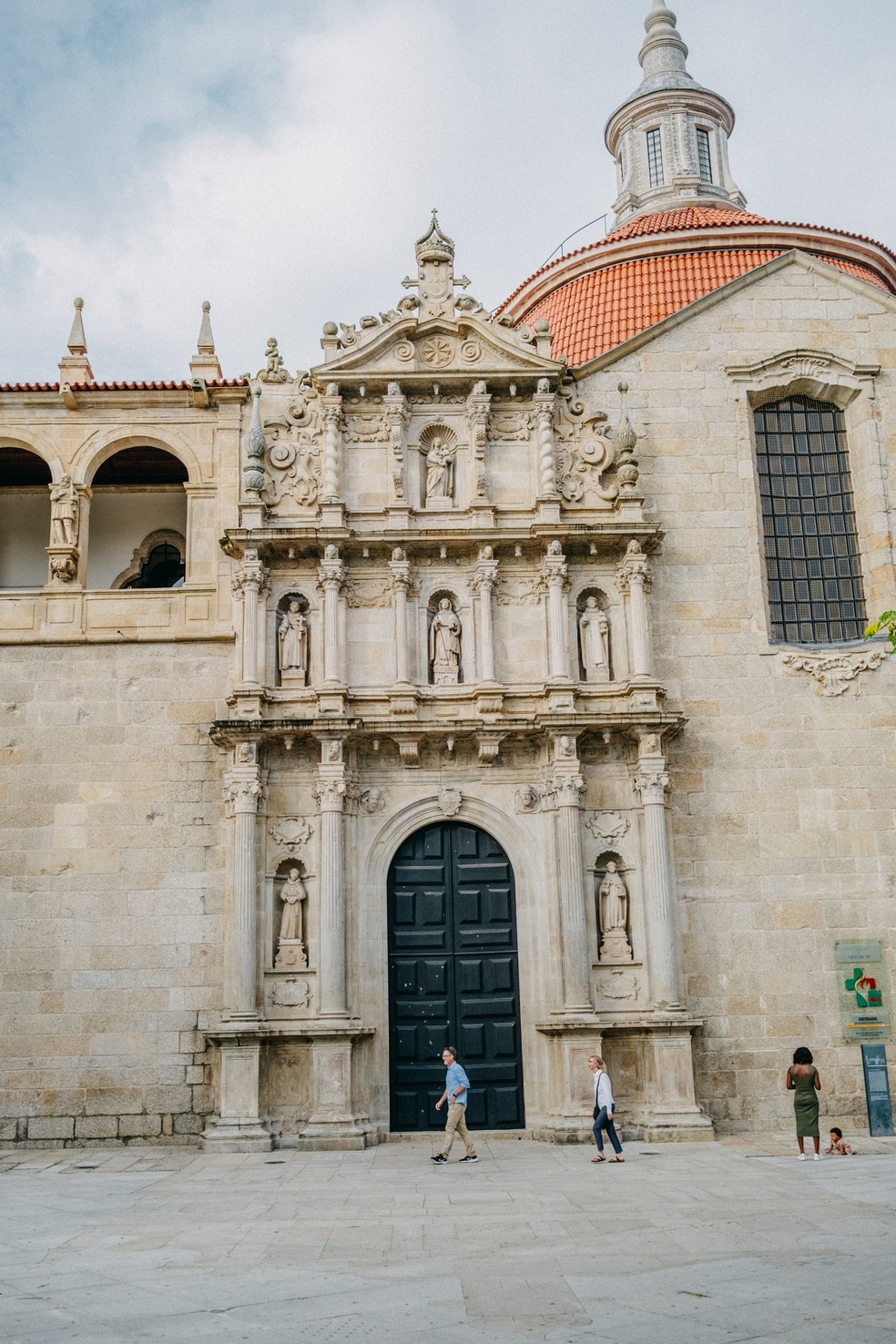 Detalhe da Igreja de São Gonçalo, no centro histórico de Amarante, no norte de Portugal — Foto: Divulgação