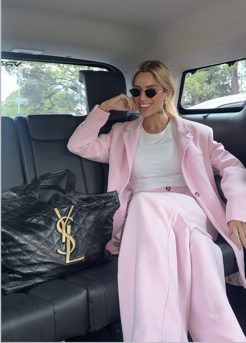 Karoline Lima, adepta do power look — Foto: Reprodução do Instagram