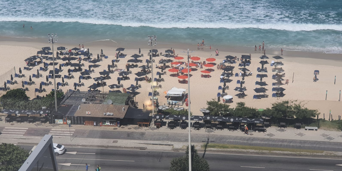 Postagem de ocupação irregular da areia na Barra da Tijuca causa polêmica