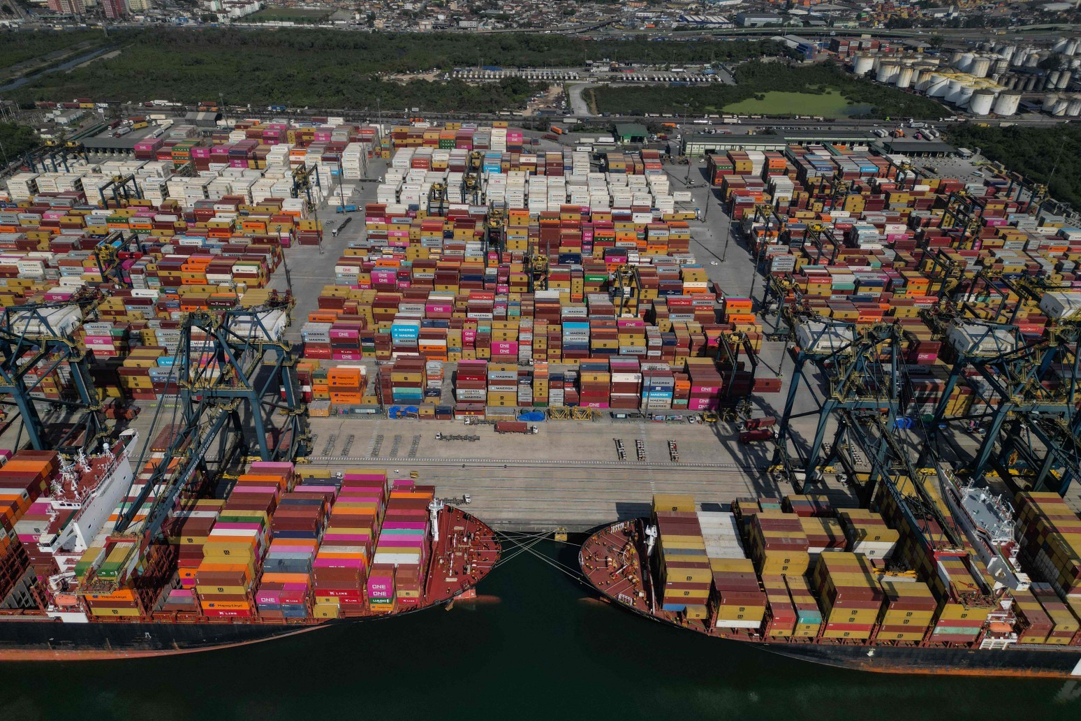 Exportações para EUA caem 5% em julho, quando Trump anunciou novo tarifaço contra o Brasil. Entenda os números