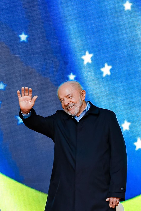 Lula desferiu ataques contundentes em comício e critica adversários na corrida de 2026