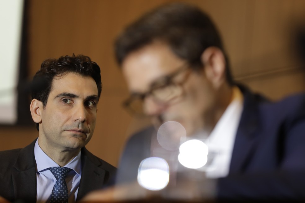 Roberto Campos Neto e Gabriel Galípolo: atual e futuro presidente do Banco Central — Foto: Cristiano Mariz/Agência O Globo