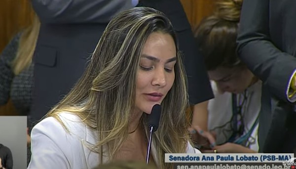 Senadora pronuncia errado o nome de ex-presidente da ditadura; assista o vídeo