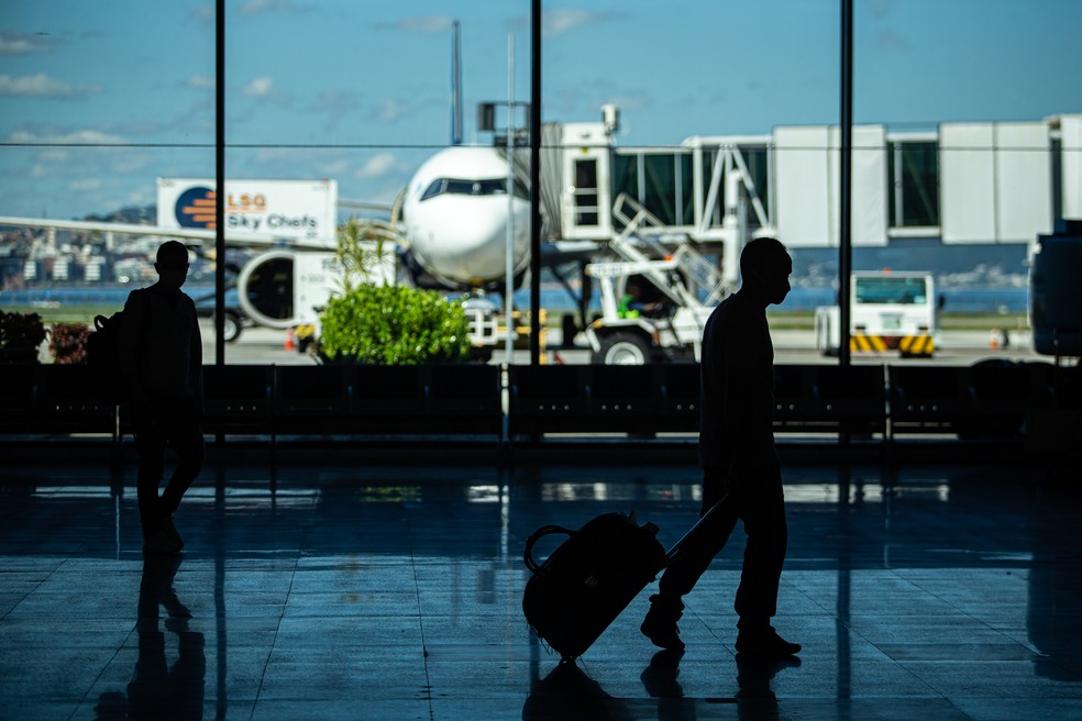 Alta de preços pode frear a retomada do setor aéreo. Na foto, Aeroporto Santos Dumont, Rio de Janeiro — Foto: Infoglobo/Hermes de Paula
