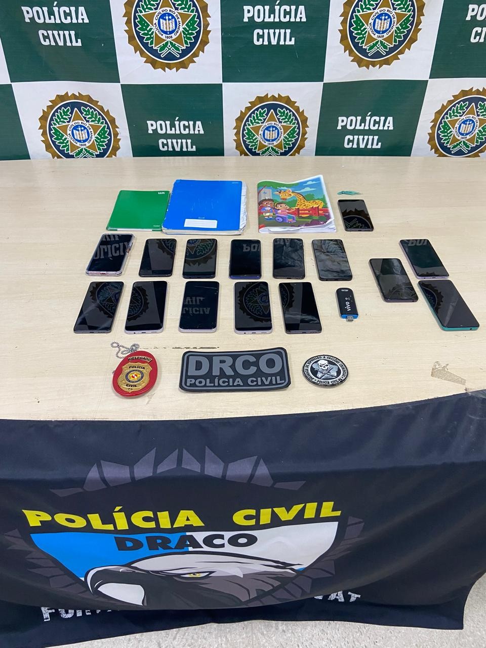 Apreendidos celulares em presídio da Zona Oeste do Rio de onde teriam partido ordens para ataques e execuções no Pará