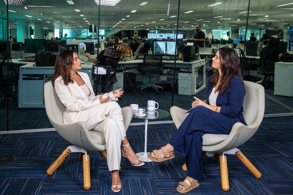 Bella Campos e Maria Fortuna na redação de OGLOBO — Foto: Ana Branco