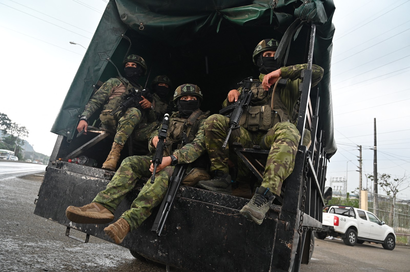 Equador decreta estado de exceção após fuga de líder da maior facção ...