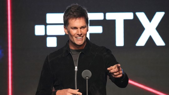 XP traz Tom Brady ao Brasil, em setembro, para falar de negócios. Ex-de Gisele perdeu milhões com cripto