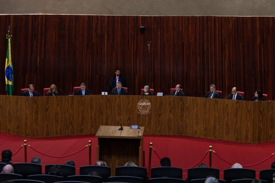 Sessão do TSE analisa ação que pode cassar mandato de Cláudio Castro