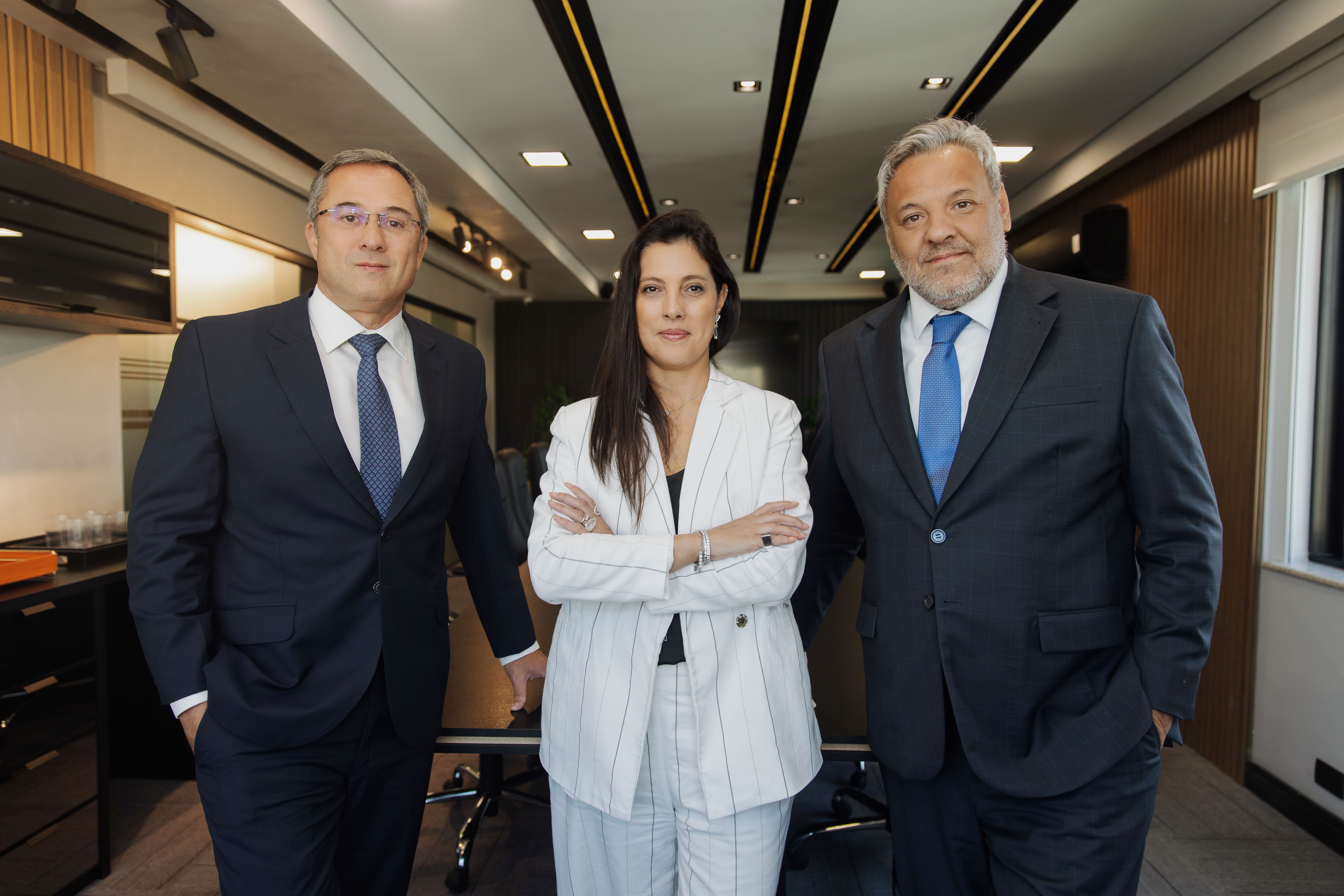 Cenário jurídico competitivo estimula a união de escritórios