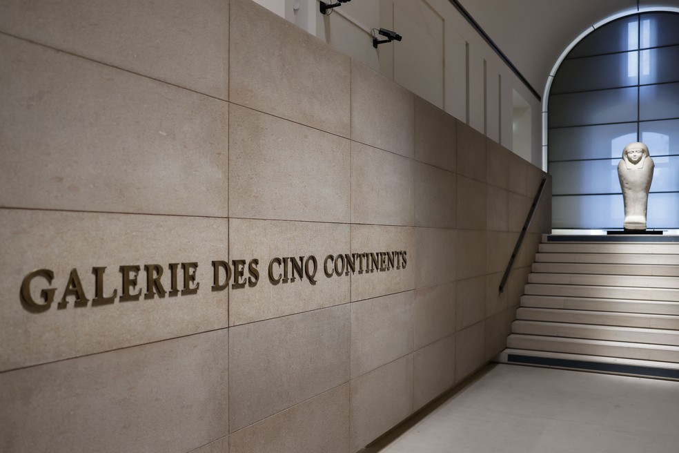 A 'Galerie des Cinq Continents' (Galeria dos Cinco Continentes, em português) no Museu do Louvre, em Paris — Foto: Ian Langsdon / AFP
