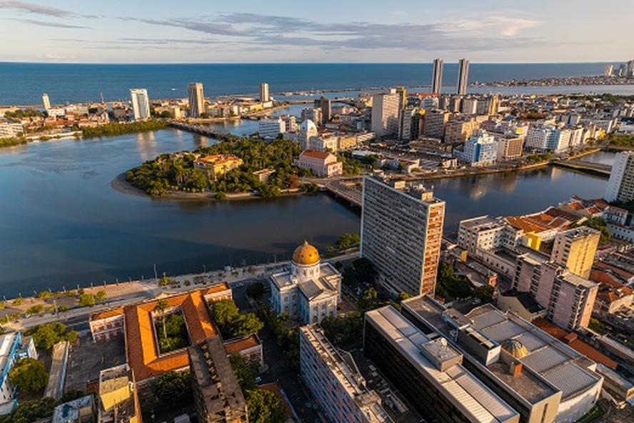 Ao olhar para área do Recife, romance retrata acertos e contradições de ...