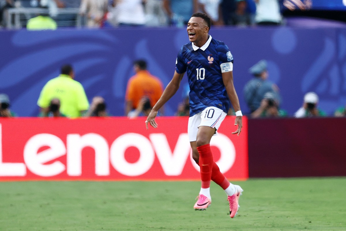 França brilha e avança para semifinais após vencer a Suécia