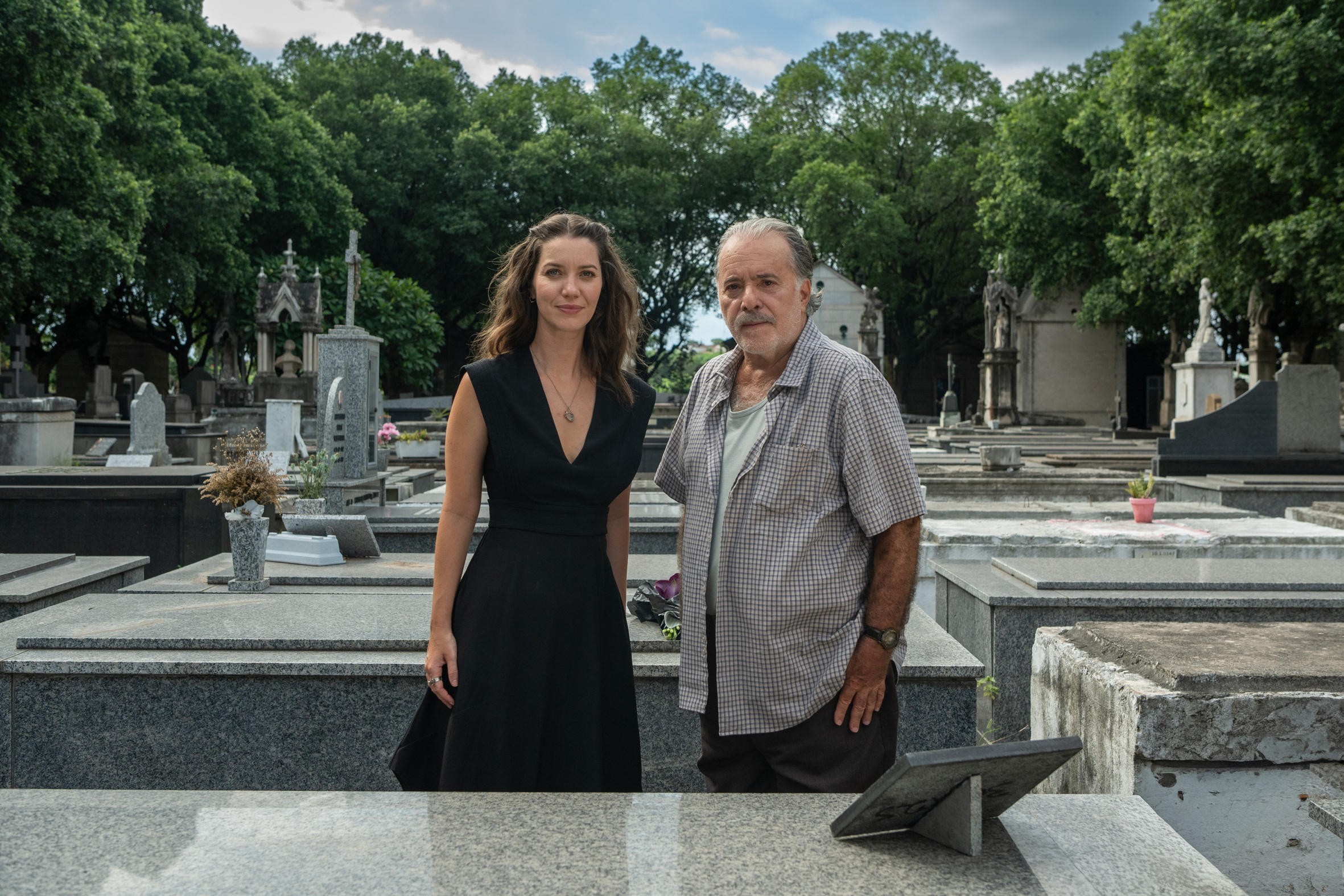 Otoniel fica em estado de choque ao ver foto de Francesca