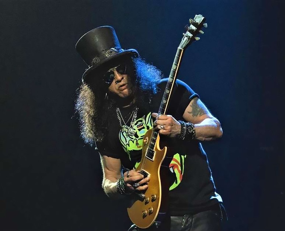 Slash acaba de lançar o disco “Orgy of the damned”, em que relê clássicos do blues ao lado de convidados estrelados — Foto: Instagram / Guns N' Roses