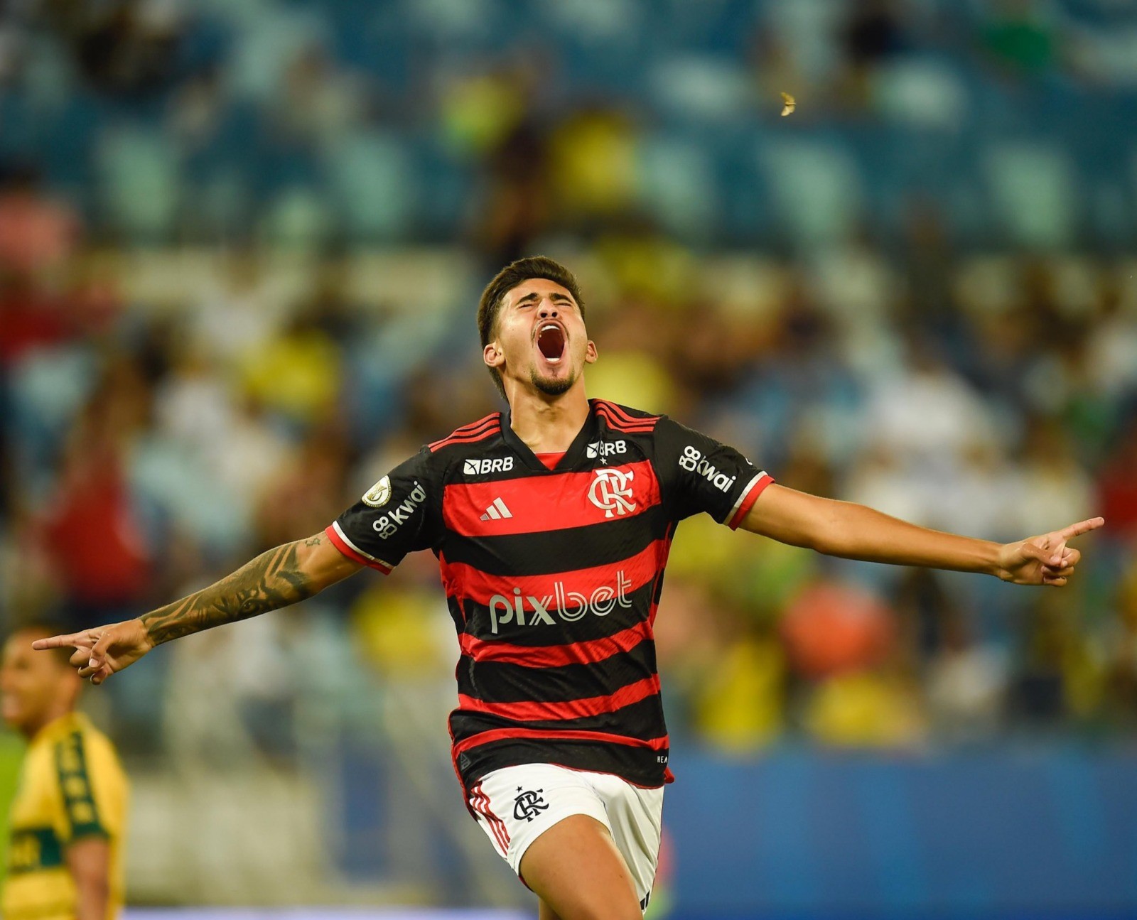 Garotos do Ninho brilham, e Flamengo vence o Cuiabá de virada pelo Brasileirão