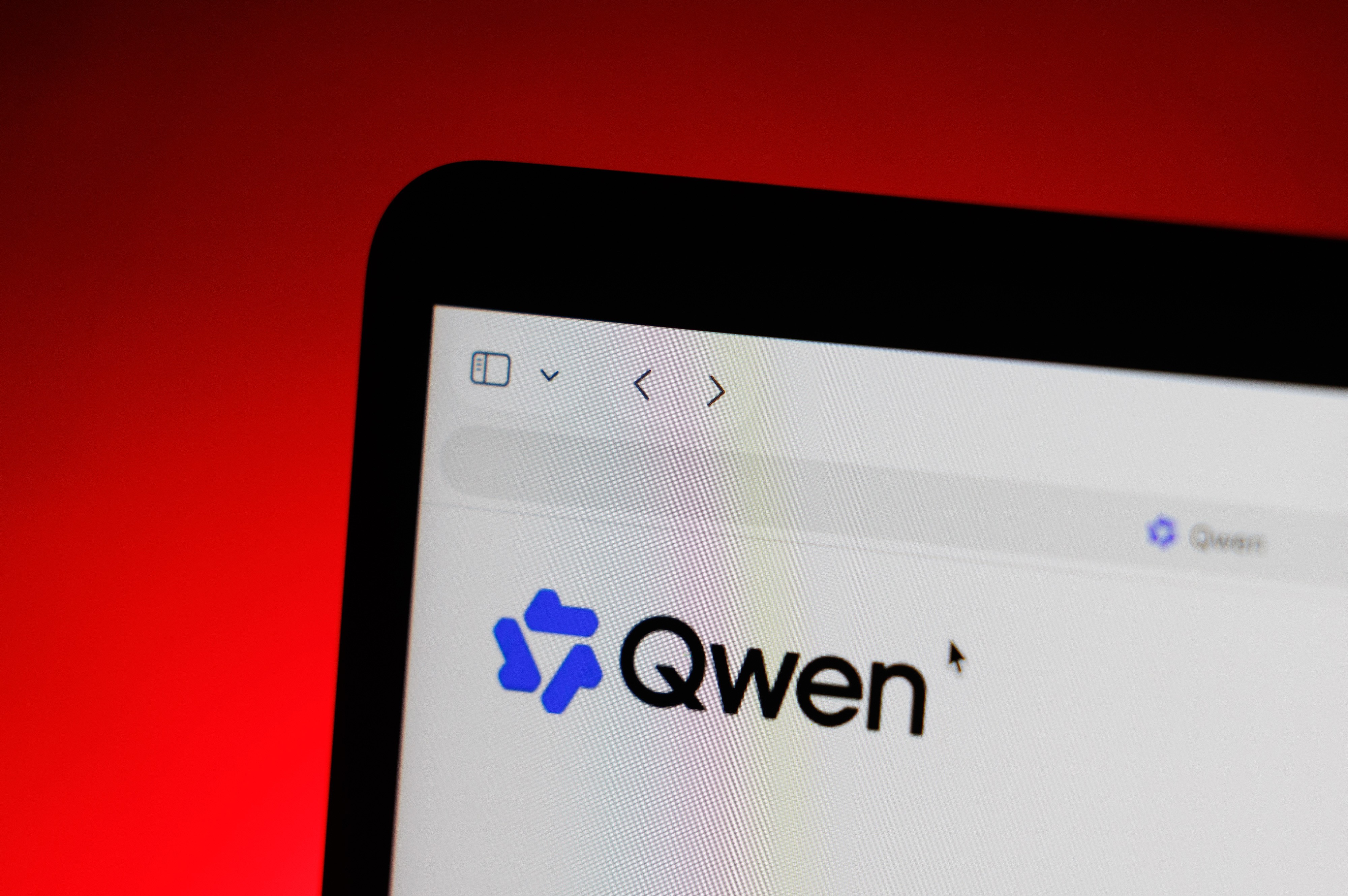 Modelos de IA da Alibaba atingem 3 bilhões de downloads, ultrapassando Meta e Google
