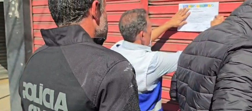 Polícia interdita nova clínica de estética usada por mulher acusada de deformar pacientes em São João de Meriti