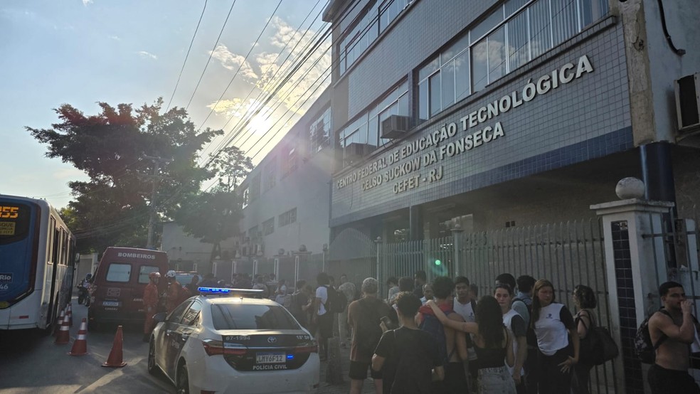 Movement in front of Civit/Maracana after two people were shot in the unit - Photo: Felipe Greenber