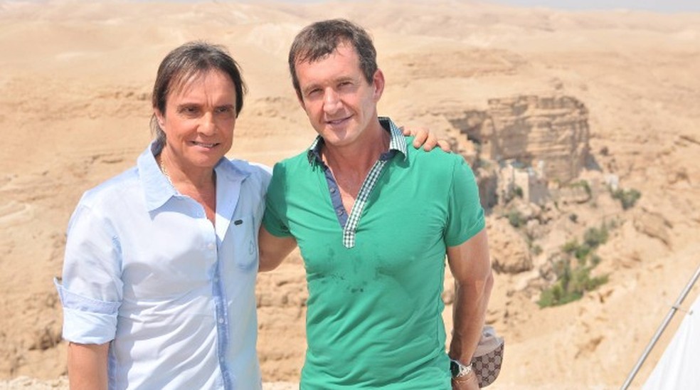 O cantor Roberto Carlos e o empres&aacute;rio Dody Sirena em Jerusal&eacute;m &mdash; Foto: Divulga&ccedil;&atilde;o/ Claudia Schembri