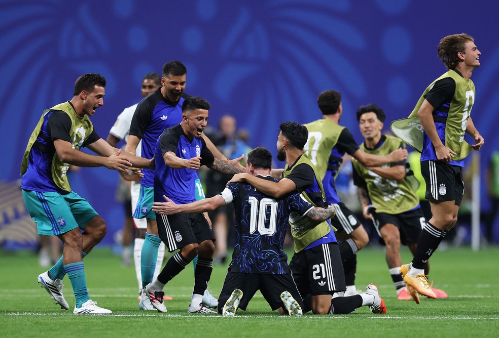 Messi e companheiros celebram vaga na segunda final consecutiva em Copas do Mundo — Foto: Buda Mendes/Getty Images via AFP