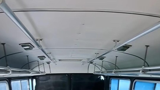 Paixão sobre rodas: Motel cria suíte dentro de ônibus, com pole dance, hidromassagem e cama espaçosa; veja vídeo