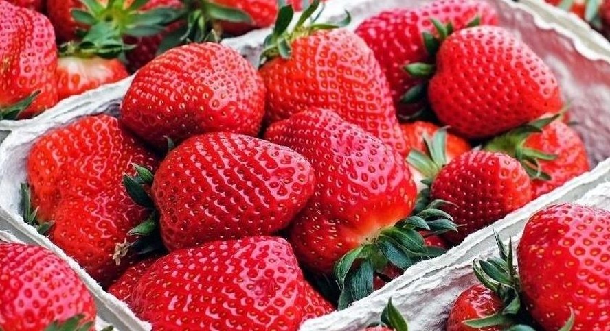 Segundo dados do Mercado Central de Buenos Aires, é uma das frutas mais ricas em vitamina C, que é um composto que melhora a condição da pele e estimula o sistema imunológico.