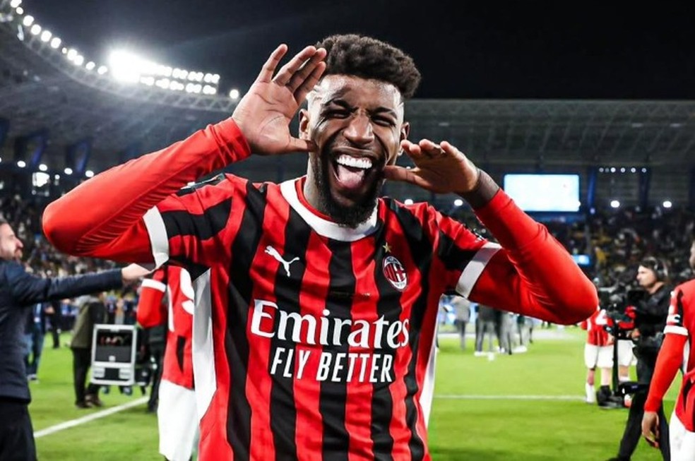 Flamengo tenta 'atravessar' negociação entre Besiktas e Emerson Royal e acertar com lateral — Foto: Reprodução