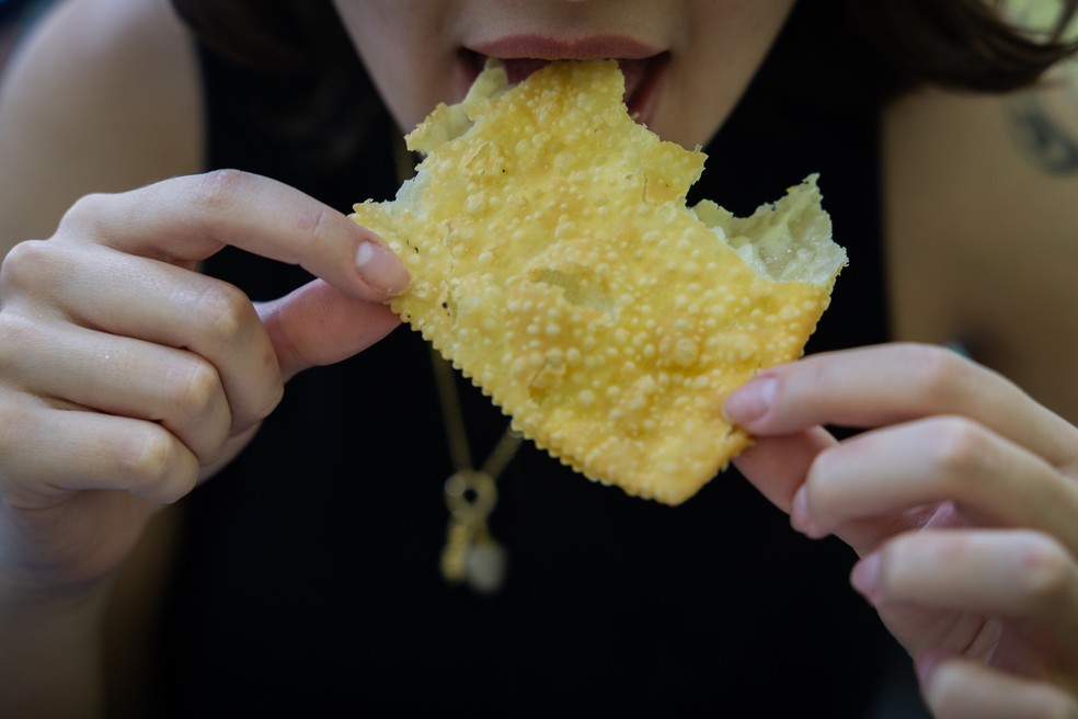 Pastelaria Yoka se destaca por massa sequinha e sabores diversos de recheio — Foto: Maria Isabel/O Globo