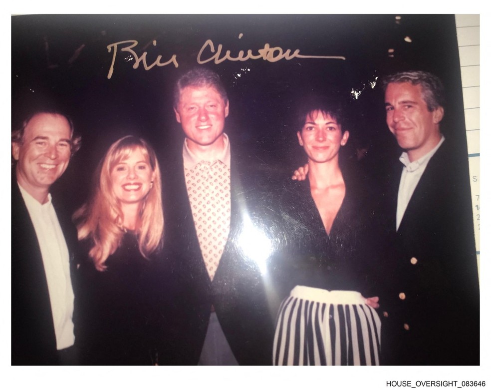 Undated photo from Jeffrey Epstein's personal collection, provided by House Oversight Committee Democrats on December 12, 2025, showing former President Bill Clinton (center) posing with Epstein (right) and Ghislaine Maxwell (right). — Photo: AFP / HOUSE DEMOCRATS OVERSIGHT COMMITTEE / DISCLOSURE