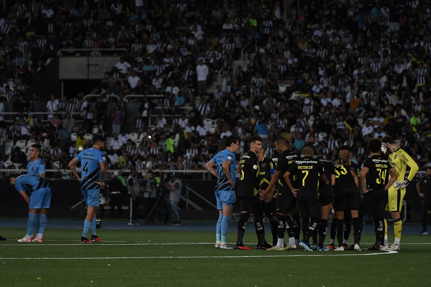 Botafogo não queria jogar sem público e foi contra adiar jogo contra  Fortaleza; CBF diz que clubes concordaram